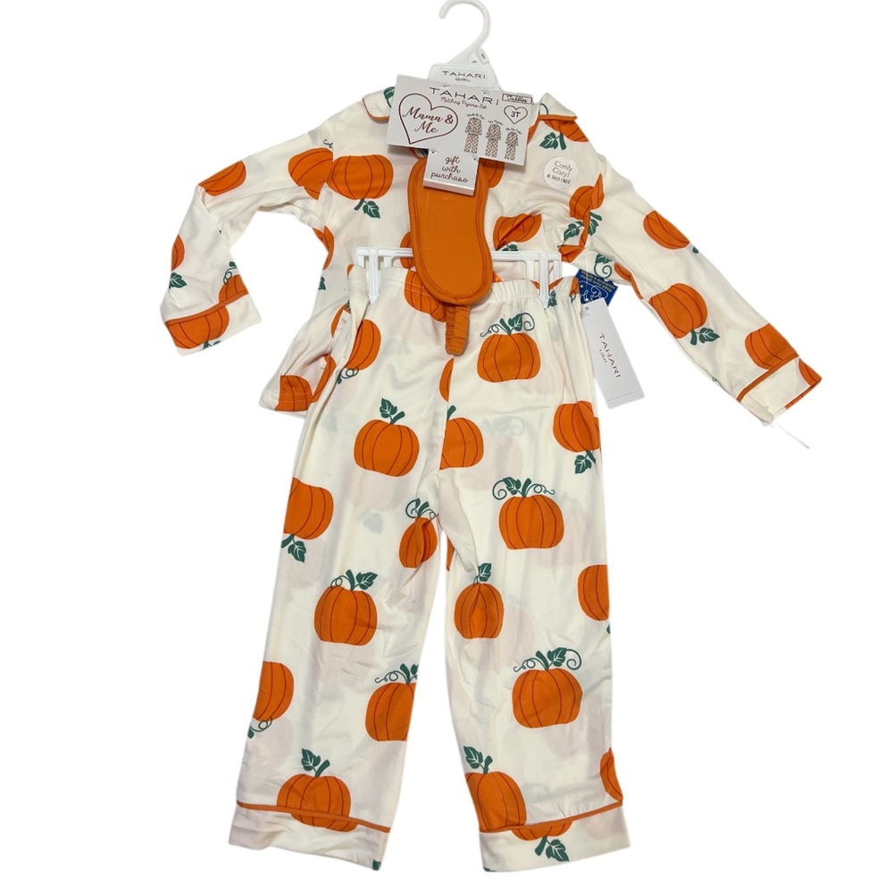 Tahari Pumpkin Pajama Set